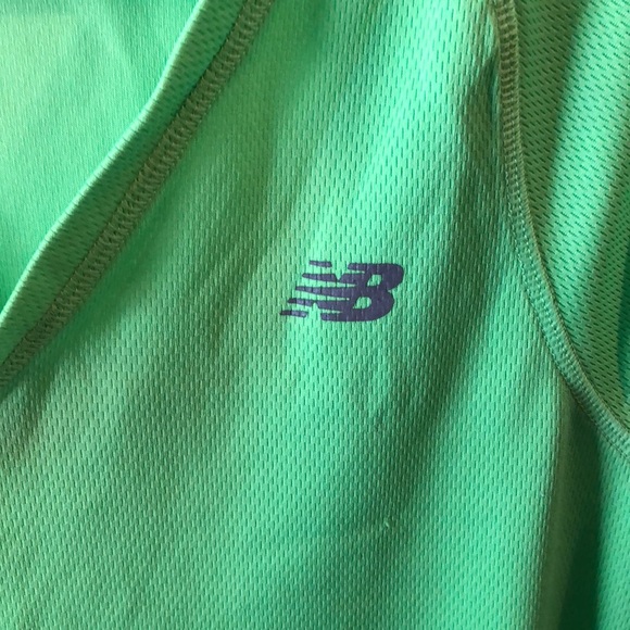 New balance lime green workout top size m - Picture 2 of 2